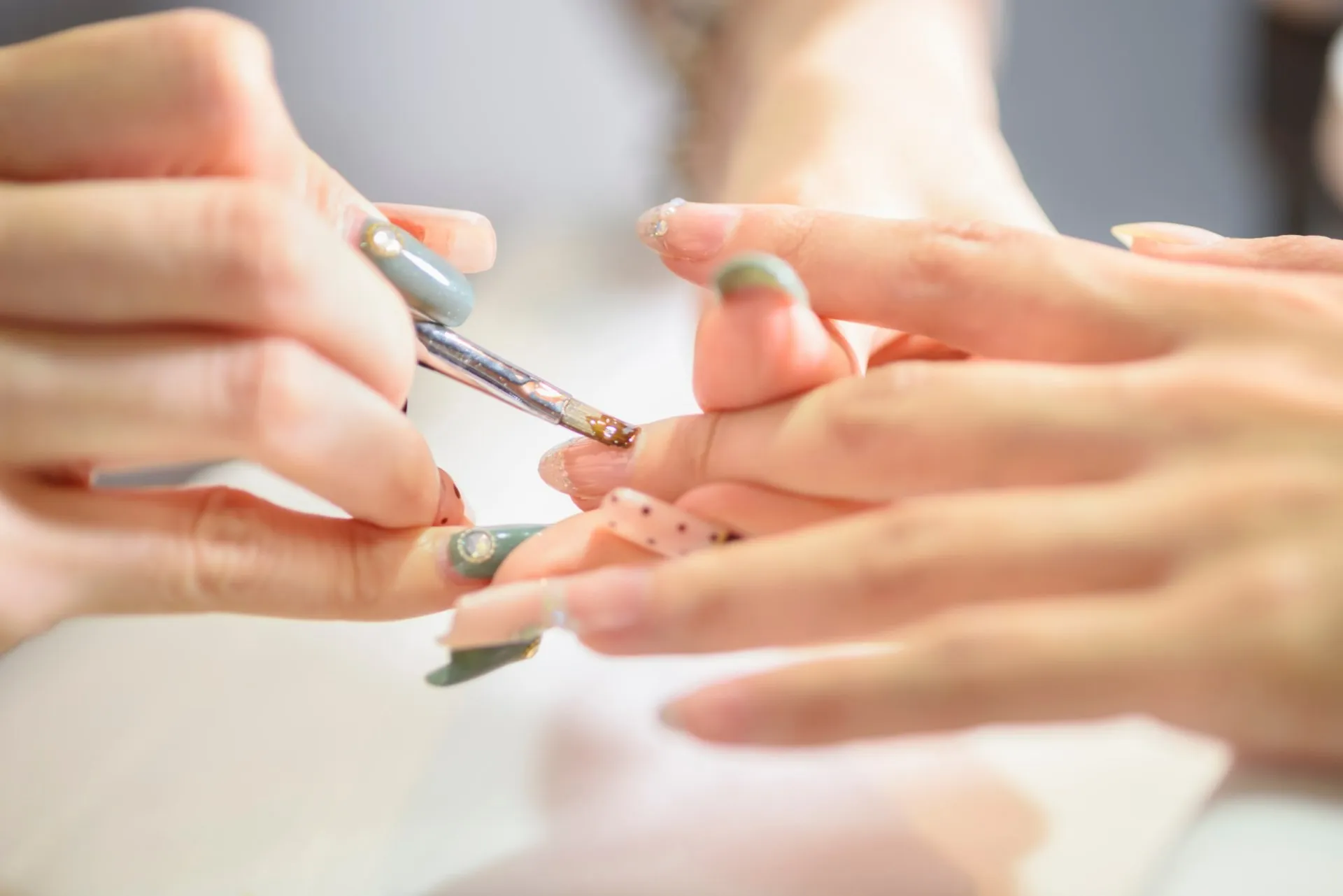 亀裂は放置しないで！ネイルサロンで出来る補修とケア